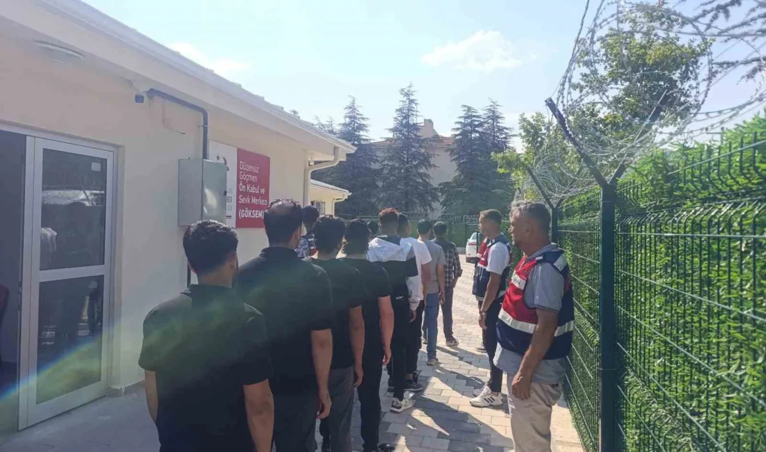 Isparta’da Jandarma ekipleri tarafından il merkezi ve ilçelerde düzenlenen operasyonlarda,