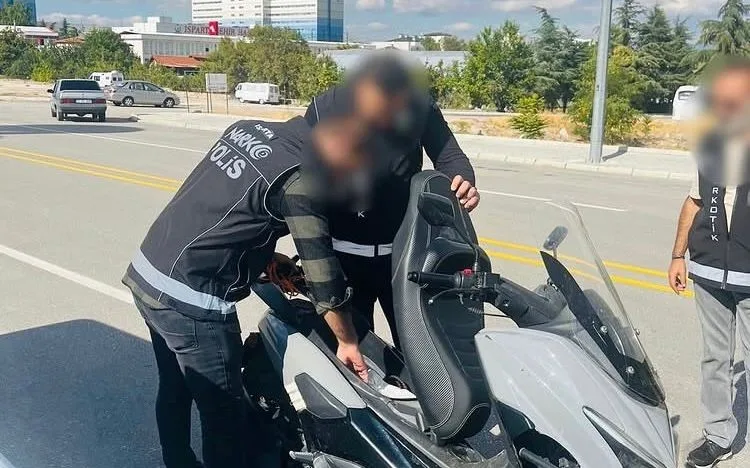 Isparta İl Emniyet Müdürlüğü Narkotik Suçlarla Mücadele Şube Müdürlüğü ekiplerince