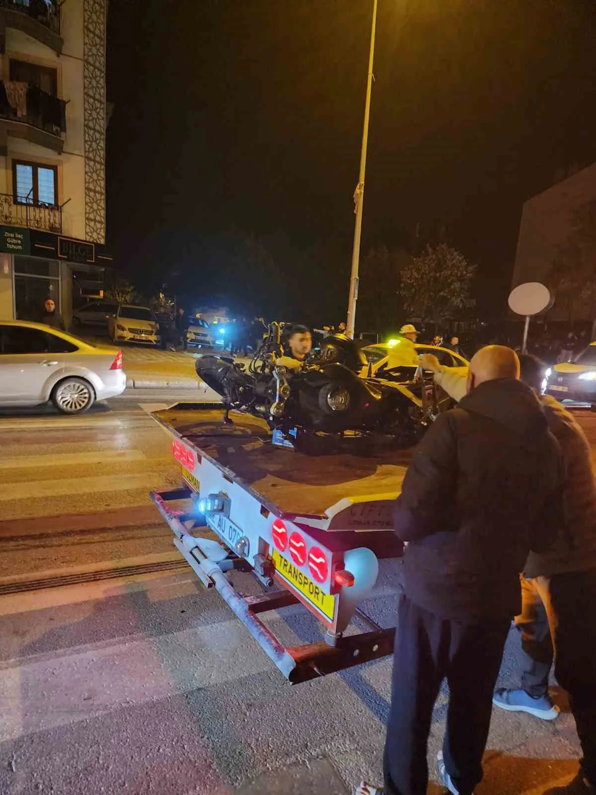Isparta’da otomobil ile motosikletin çarpışması sonucu meydana gelen kazada motosiklet