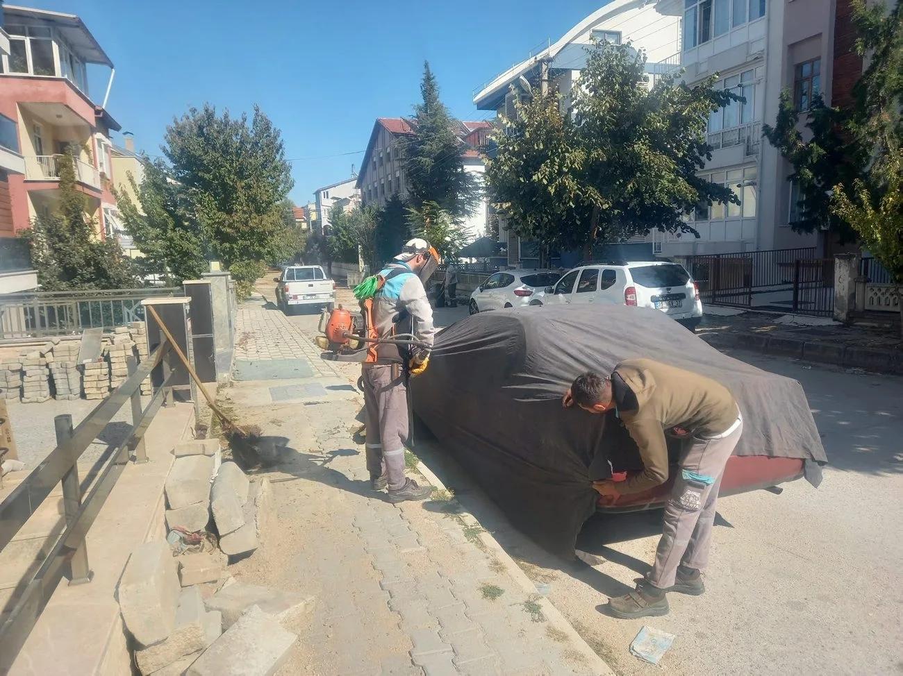 Isparta Belediyesi Temizlik İşleri Müdürlüğü tarafından mahallelerde rutin temizlik çalışmaları
