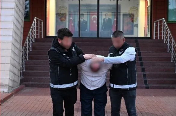 Isparta’da polis ekiplerince düzenlenen uyuşturucu operasyonunda çeşitli miktarlarda sentetik uyuşturucu