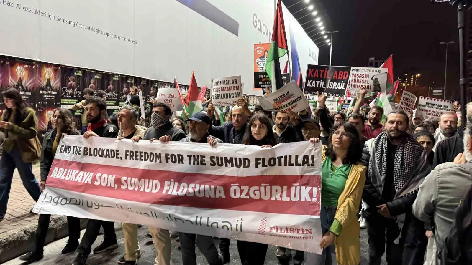 İsrail’in Küresel Sumud Filosu’na (GSF) ait gemilerdeki insan hakları aktivistlerini