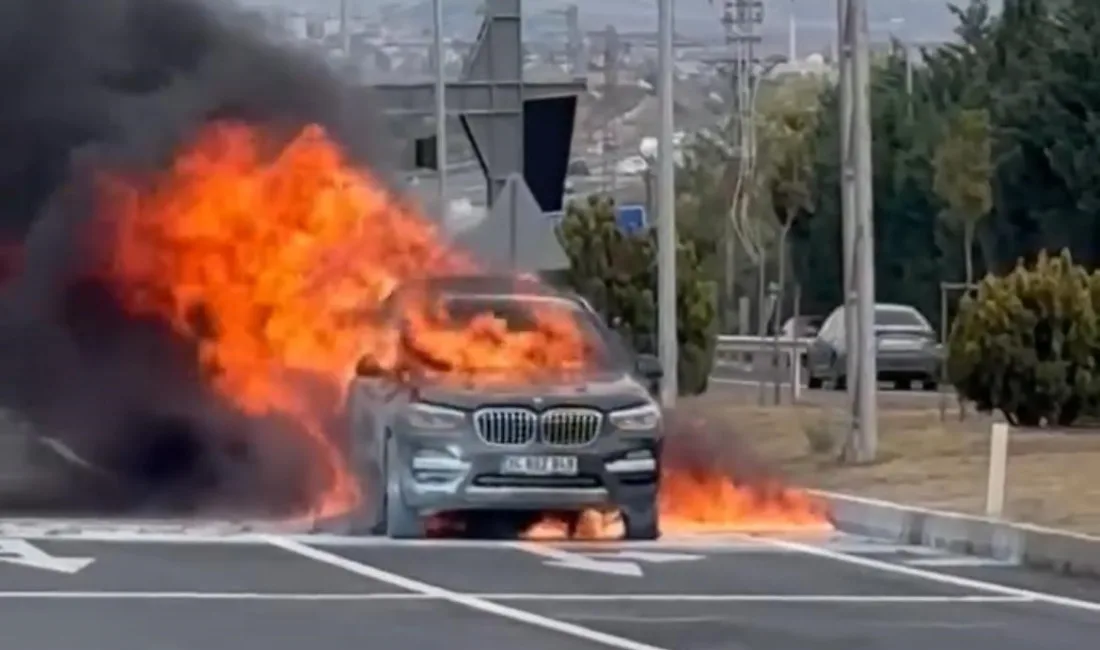 Tekirdağ-İstanbul yolu üzerinde seyreden bir otomobil bir anda alev alev