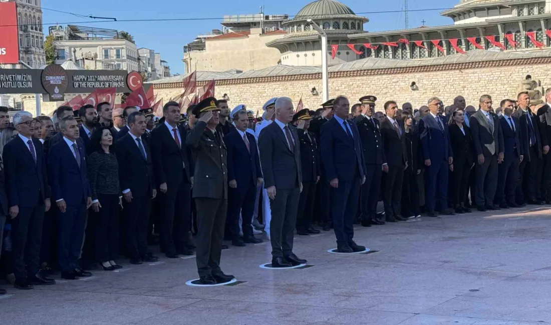 İstanbul’un düşman işgalinden kurtuluşunun 102. yıl dönümü, Taksim Cumhuriyet Anıtı’nda