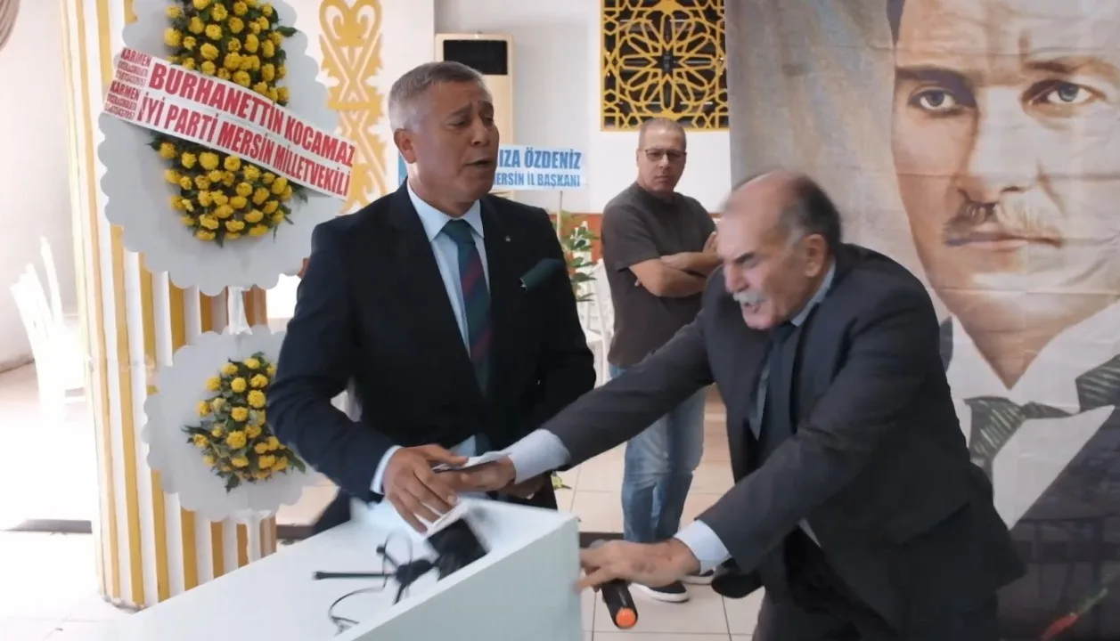 Mersin’in Tarsus ilçesinde yapılan İYİ Parti kongresinde gergin anlar yaşandı,