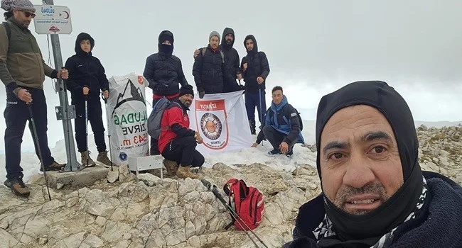 İzmir Arama Kurtarma Derneği (İZAKUT) dağcılık ekibi, gençlerde dijital bağımlılığa
