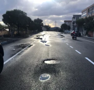 İzmir Büyükşehir Belediyesinin 27 Eylül 2025 tarihinde Helvacı Mahallesi’nde asfalt