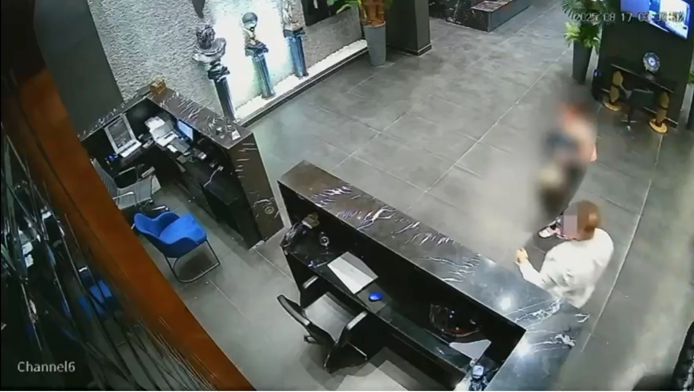 İzmir’de internet üzerinden fuhuş ağı kurduğu belirlenen şüphelilere yönelik operasyonda