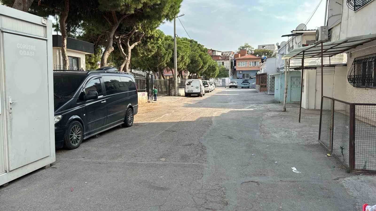 İzmir’in Konak ilçesinde 27 yaşındaki kadın, eski eşi tarafından sokak