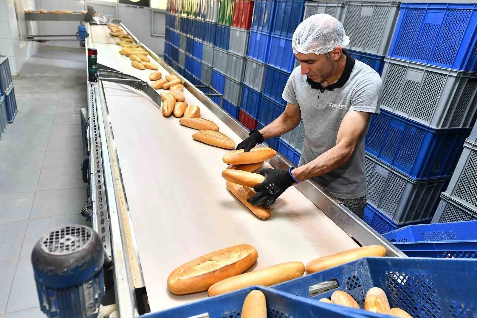 İzmir Büyükşehir Belediyesi Halk Ekmek Fabrikası zorunlu olarak yeni fiyatlandırma