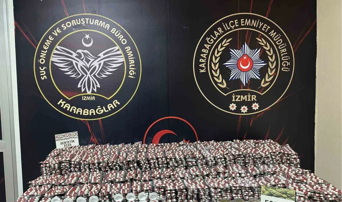 İzmir’in Karabağlar ilçesinde düzenlenen operasyonda, bir aracın gizli bölmelerine zulalanmış