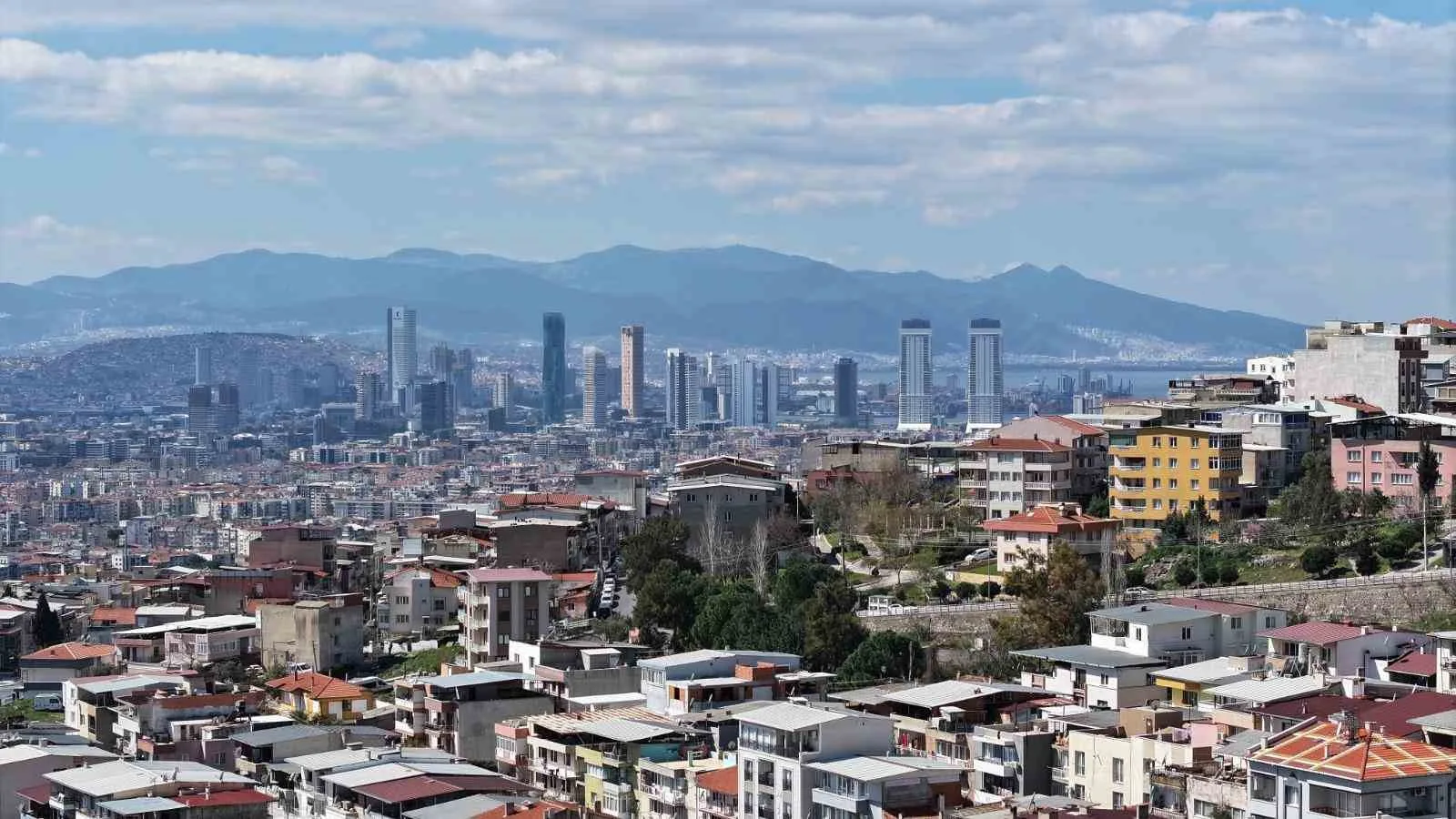 İzmir’de 3 yıl önce Büyükşehir Belediyesi tarafından başlatılan deprem araştırmaları,