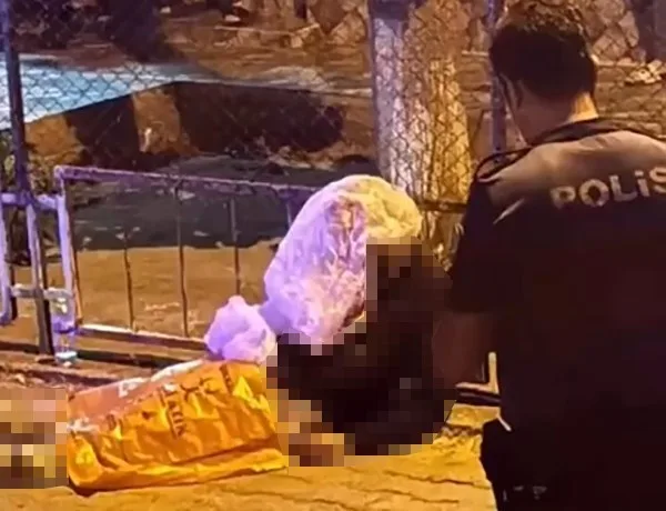 İzmir’in Karabağlar ilçesinde, kavga ettiği 33 yaşındaki adamı boğazından ve