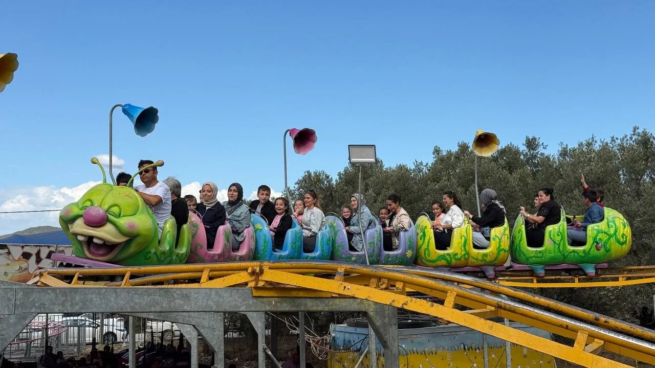 Bursa’nın İznik ilçesinde panayırın başlamasıyla birlikte kurulan lunapark, anlamlı bir