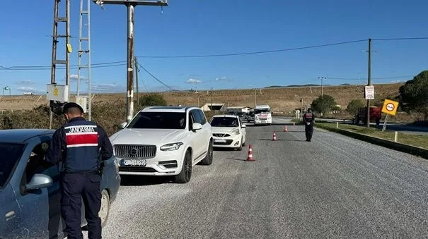 Aydın’da jandarma ekipleri düzensiz göçle mücadele kapsamında 3 bin 142