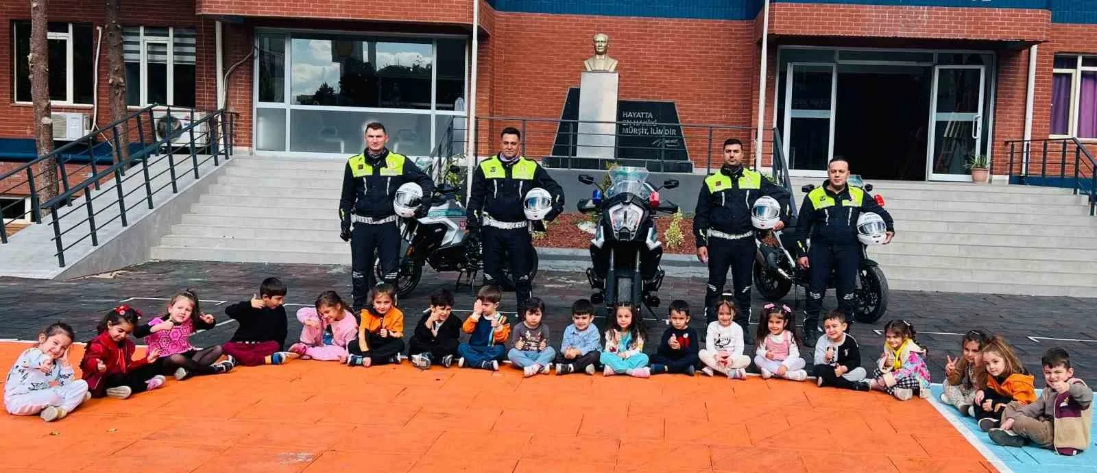 Gaziantep’te jandarma ekiplerince 73 öğrenciye güvenli trafik eğitimi verildi. Gaziantep