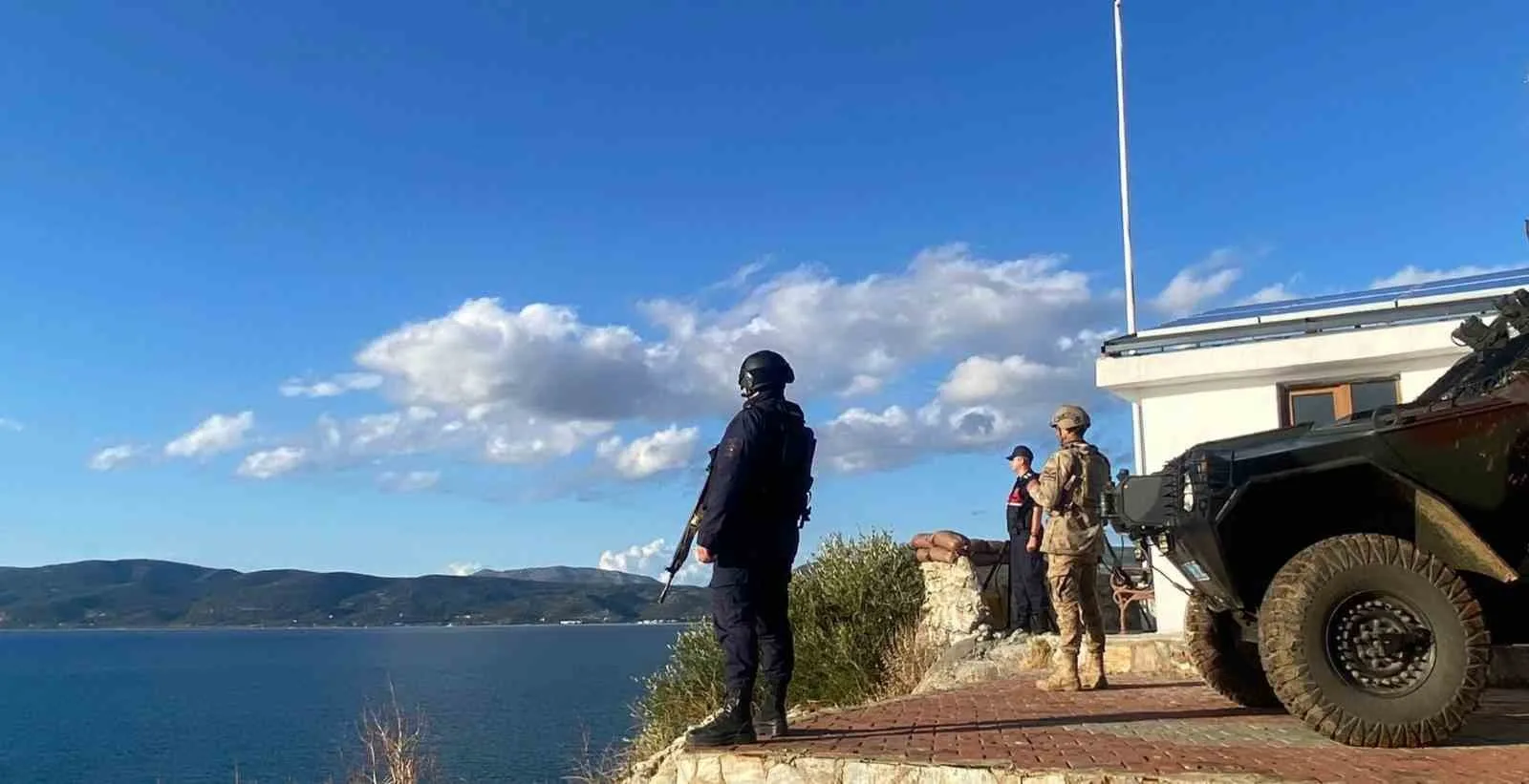 Aydın’da jandarma ekiplerince il genlinde yapılan operasyonda 32 düzensiz göçmen