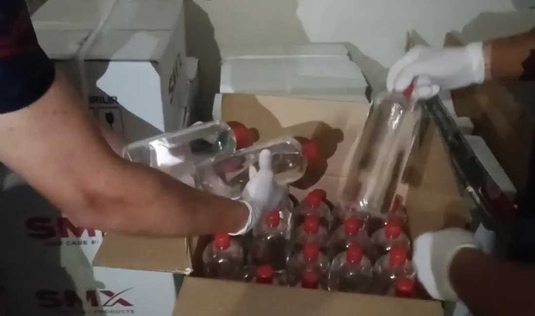 Samsun’da jandarma ekipleri tarafından kaçak alkol baskınında 620 litre etil
