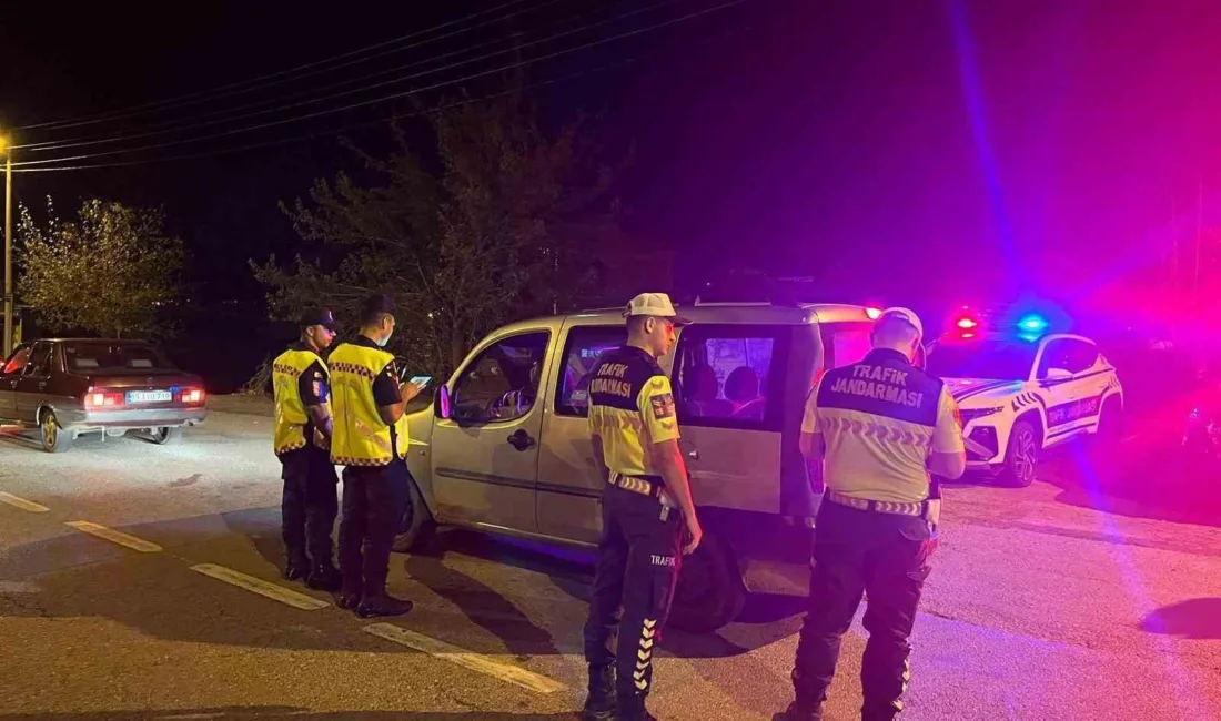 Aydın’da jandarma ekipleri tarafından göçle mücadele kapsamında gerçekleştirilen Şok-Kalkan uygulamasında