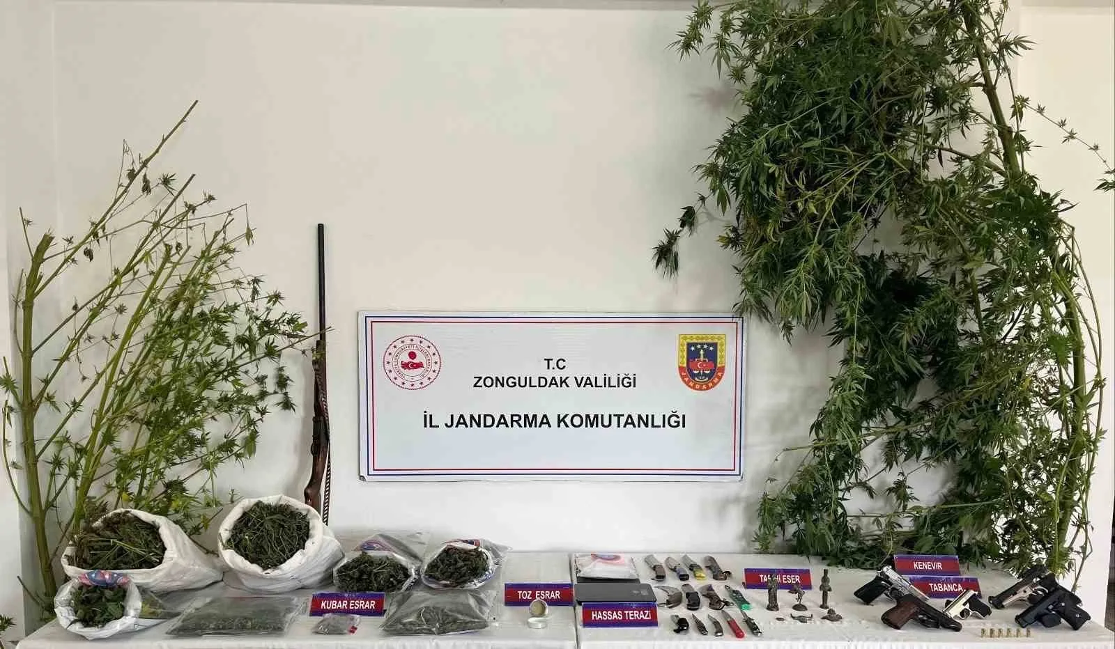 Zonguldak İl Jandarma Komutanlığı ekiplerince, Kdz. Ereğli ilçesinde “Narkotik Suçlarla