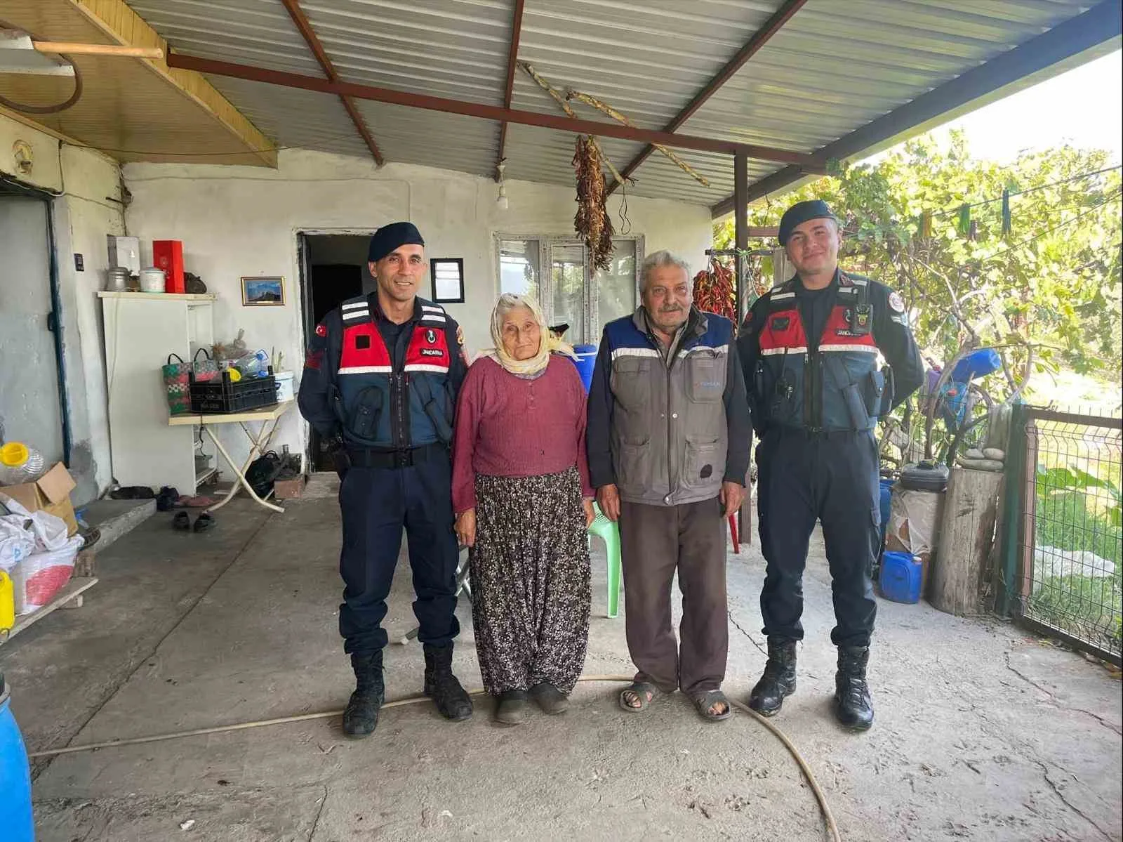 Aydın’ın Karacasu ilçesinde ikamet eden Kıbrıs gazileri ve şehit ailelerini