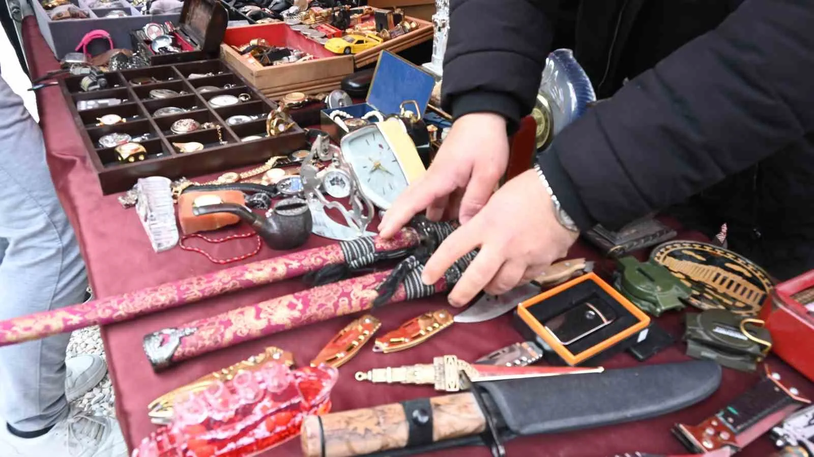 Eskişehir’de Japon kılıçlarından ve Osmanlı’dan kalma cep saatlerine kadar birçok