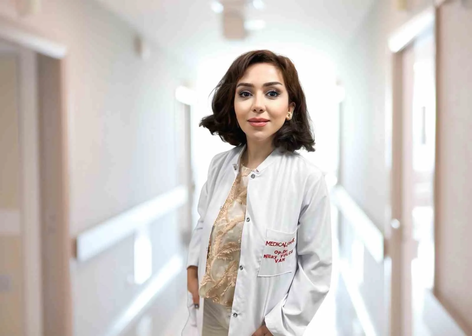 Kadınlarda adet düzensizlikleri, kasık ağrısı, ara kanamalar, ilişki sırasında ağrı,