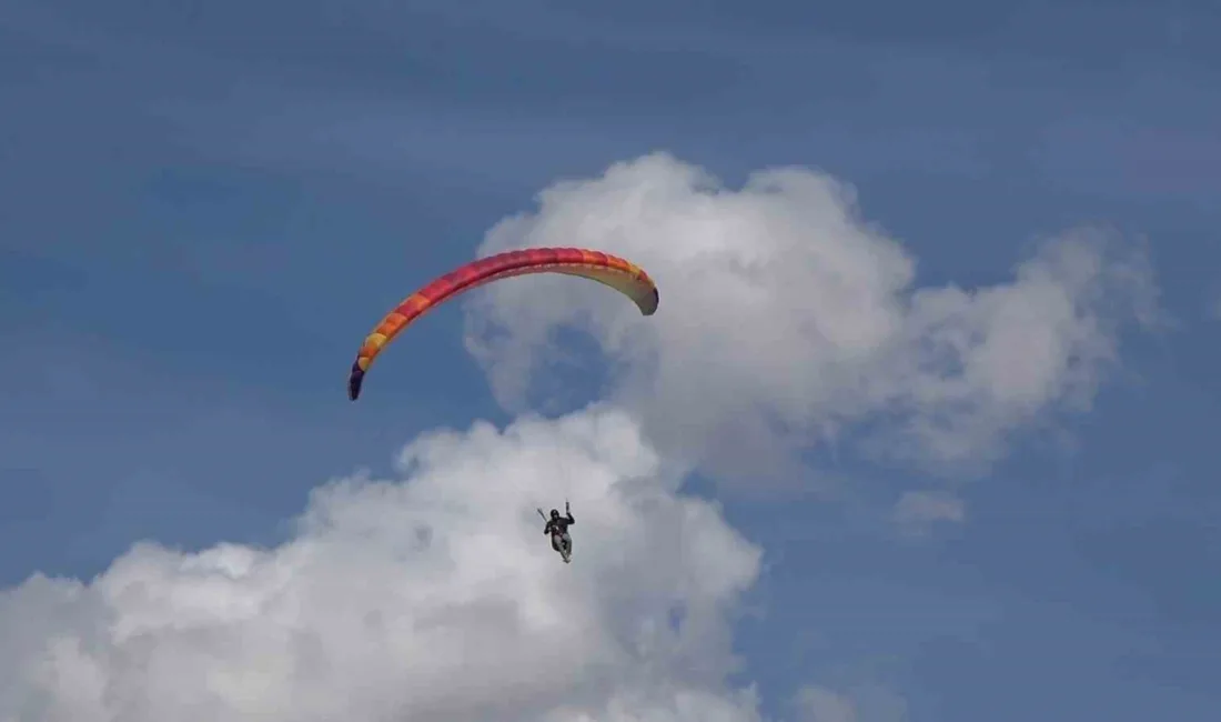 Yamaç Paraşütü Dünya Kupası Ön Eleme Şampiyonasında Denizli’yi temsil eden