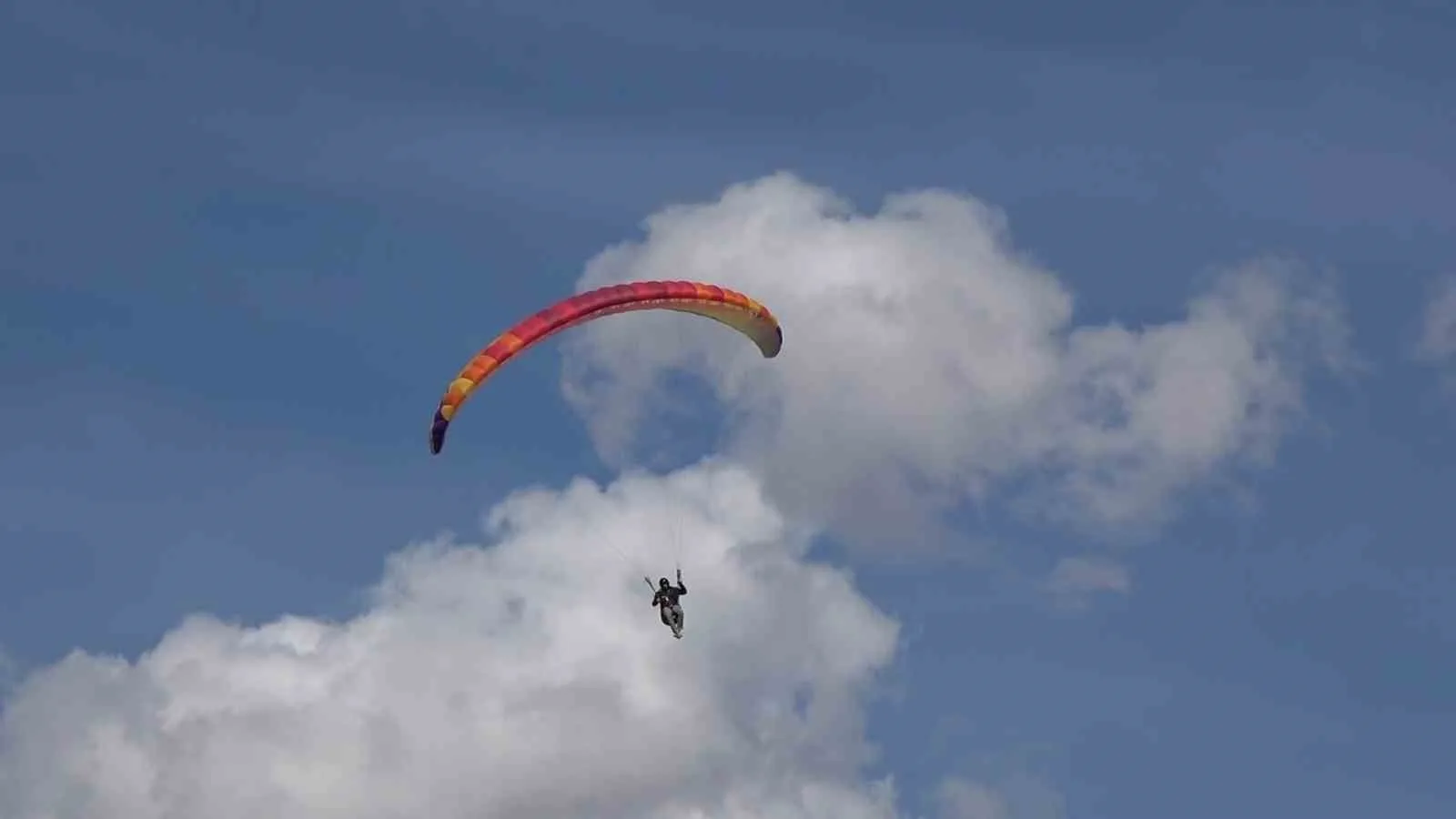Yamaç Paraşütü Dünya Kupası Ön Eleme Şampiyonasında Denizli’yi temsil eden