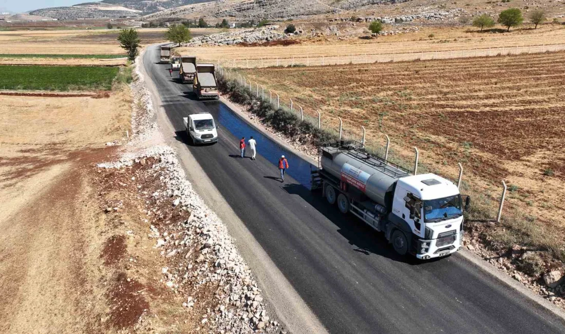 Kahramanmaraş Büyükşehir Belediyesinin, Pazarcık’ın kırsal mahallelerini Kahramanmaraş-Gaziantep Karayoluna bağlayan yaklaşık