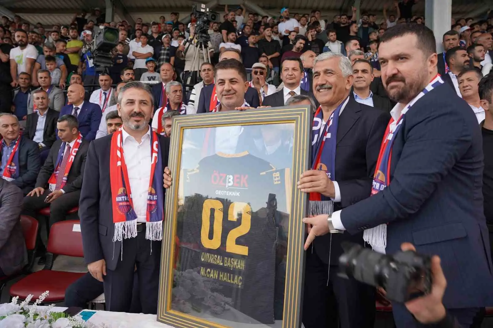 Ziraat Türkiye Kupası’nda büyük bir başarıya imza atan Kahta 02