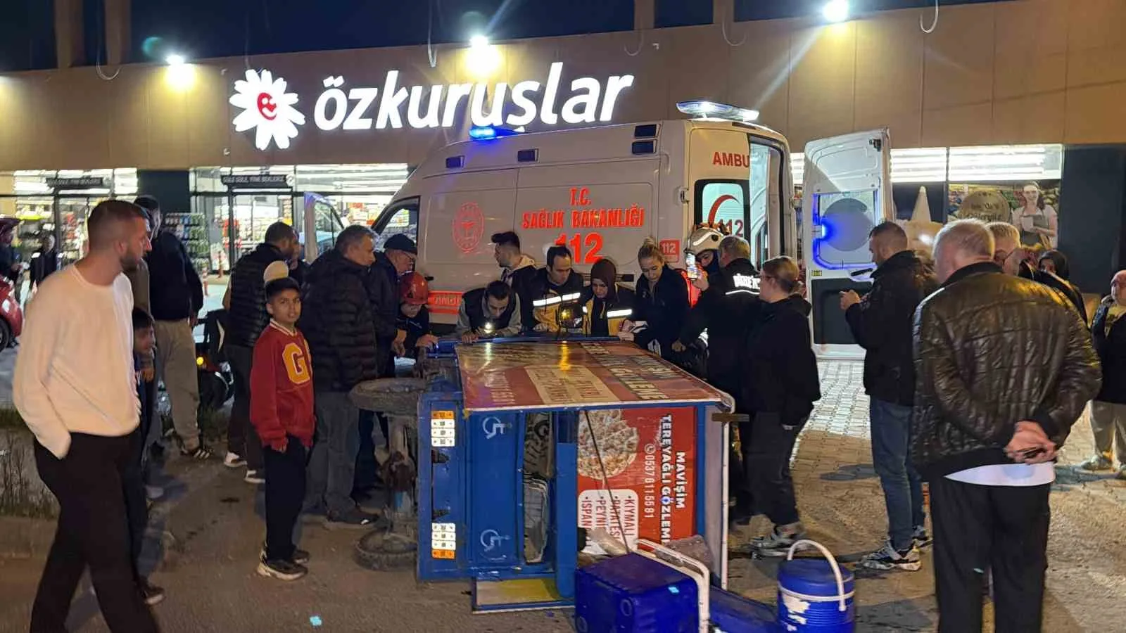 Düzce’de kaldırıma çıkarken devrilen elektrikli aracın sürücüsü yaralandı. Kaza, D-100