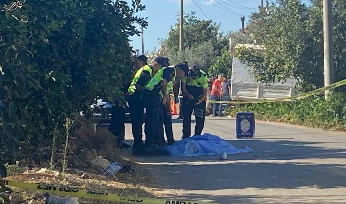Antalya’nın Serik ilçesinde motosikletle kamyonun çarpıştığı kazada 20 yaşındaki motosiklet