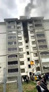 Karabük’ün Soğuksu Mahallesi’nde 9 katlı bir apartmanın elektrik panosunda çıkan