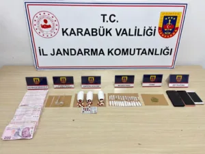 Karabük’te jandarma ekiplerince düzenlenen uyuşturucu operasyonunda çeşitli miktarlarda uyuşturucu madde,