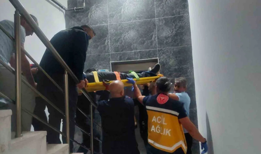 Karaman’da bir kişi evine çıkmak için bindiği asansörün 1 kat