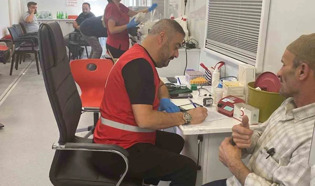 Konya’nın Karapınar ilçesinde, Kızılay tarafından düzenlenen kan bağışı kampanyasında 4