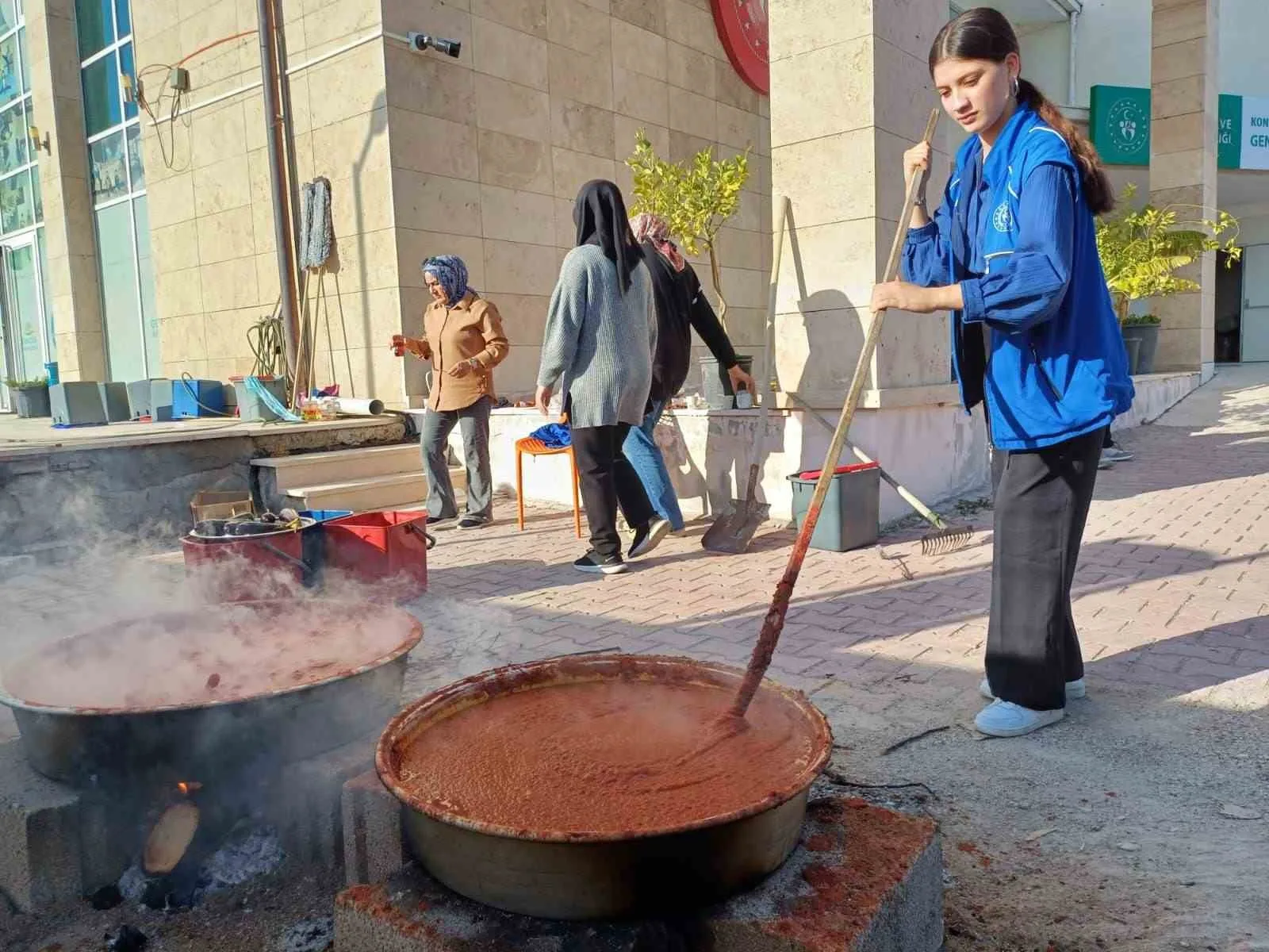 Konya’nın Karapınar ilçesinde Karapınar Gençlik Merkezi, Gençlik ve Spor Bakanlığı