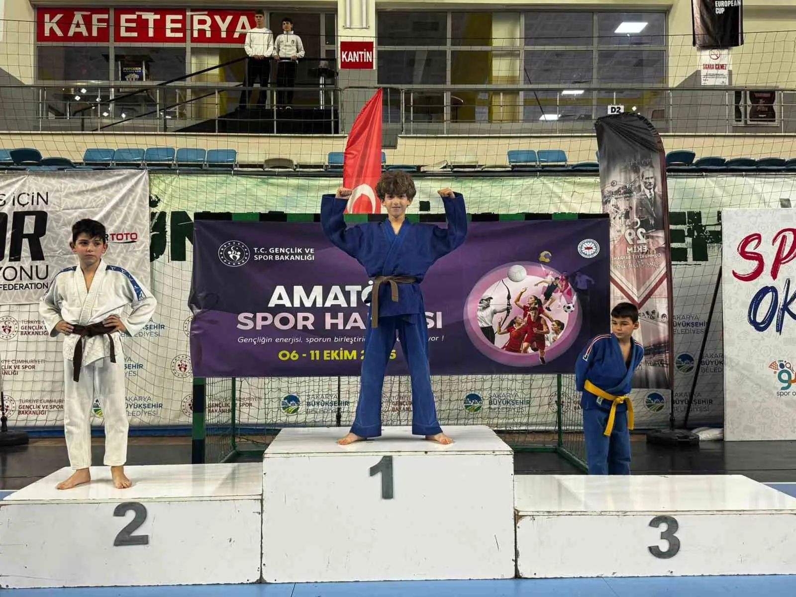 Amatör Spor Haftası etkinlikleri çerçevesinde Sakarya’da düzenlenen İl Judo Şampiyonası’nda