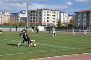 Kars 35 Spor, kendi saha ve seyircisi önünde konuk ettiği