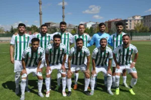 Kars 35 Spor, Şırnak Petrol Spor karşılaşmasının hakemleri belli oldu.