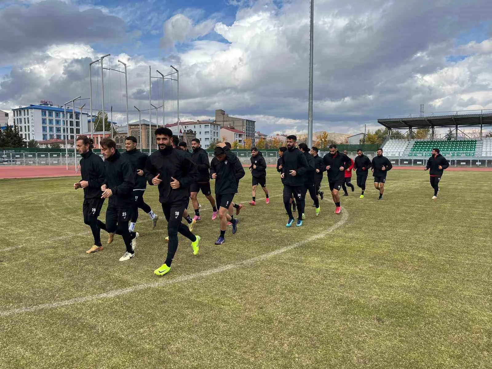 Bulanık Kop Spor karşılaşmasını hazırlıklarını sürdüren Kars 36 Spor, karşılaşmadan