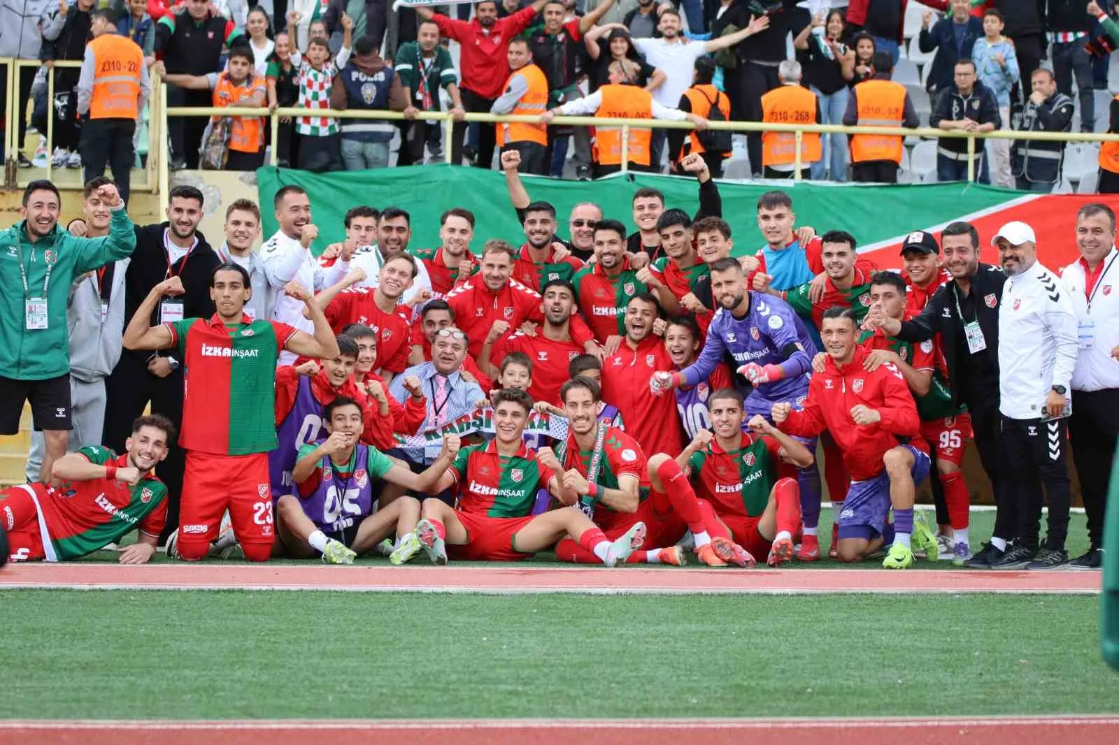 Karşıyaka, Uşakspor’un mağlup olduğu haftayı 3 puanla tamamlayarak liderlik koltuğuna