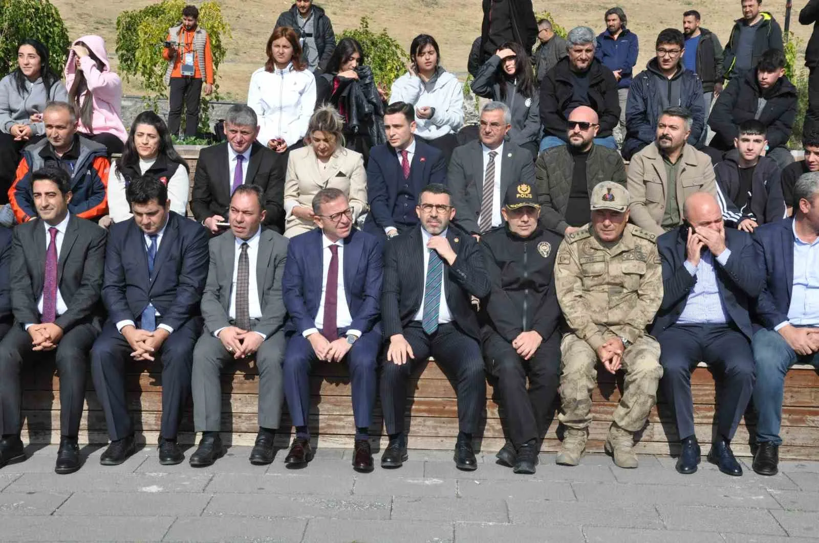 Kars’ta düzenlenen “Kars Yaşayan Miras Festivali” renkli görüntülere sahne oldu.