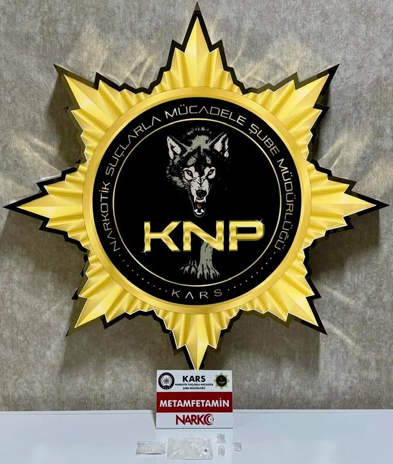 Kars’ta 1 aparta polis operasyon düzenlendi. Düzenlenen operasyonda yakalanan 1