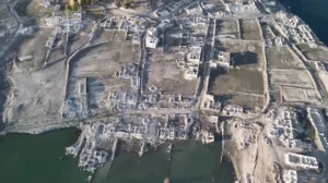 Kars’ta baraj suları çekildi, eski köy tamamen ortaya çıktı. Kars’ın