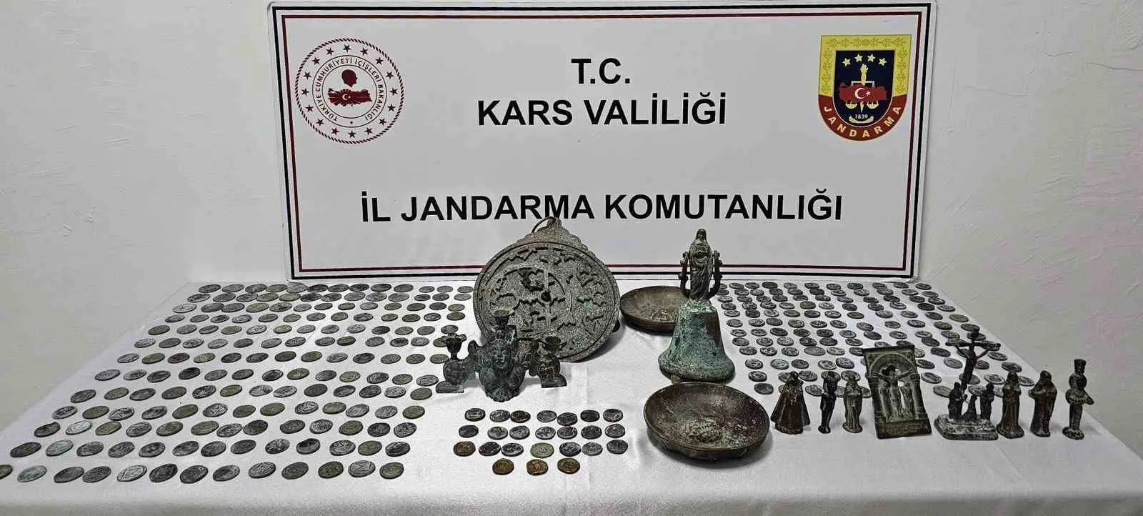 Sarıkamış’ta tarihi eser kaçakçılarına yönelik düzenlenen operasyonda çok sayıda sikke