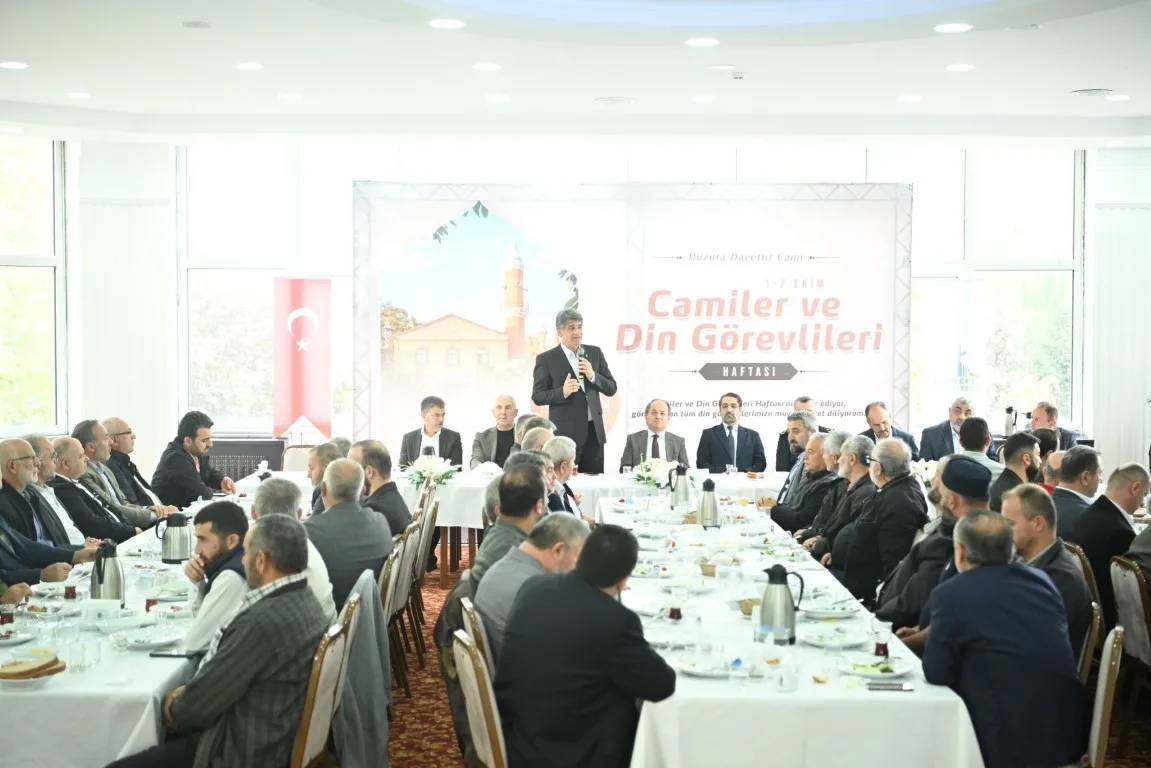 Kartepe’de, “Camiler ve Din Görevlileri Haftası” kapsamında program gerçekleştirildi. Kartepe