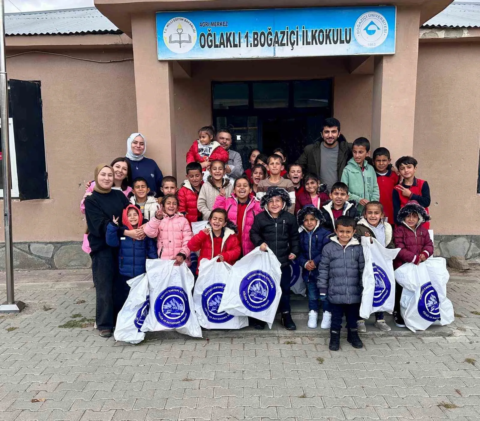 Kocaeli Kartepe Ağrılılar Kültür ve Yardımlaşma Derneği tarafından Ağrı’da ihtiyaç