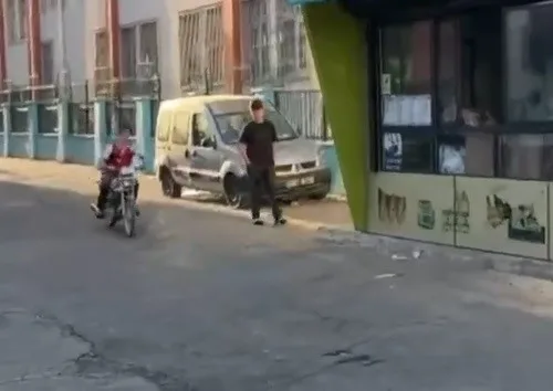 Gaziantep’te kasksız ve tehlikeli şekilde motosiklet kullandığı anları sosyal medyada